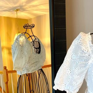 Crop eyelet puff sleeve Top